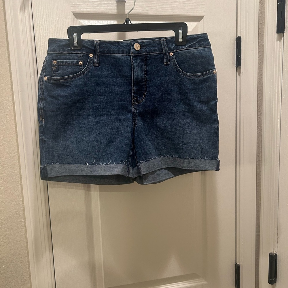 Seven7 - Women's Weekend Shorts - Size 8 - Picture 4 of 7